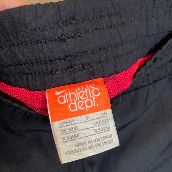 Nike the Athletic Dept. Wind Breaker Capri Pants - Picture 3 of 8